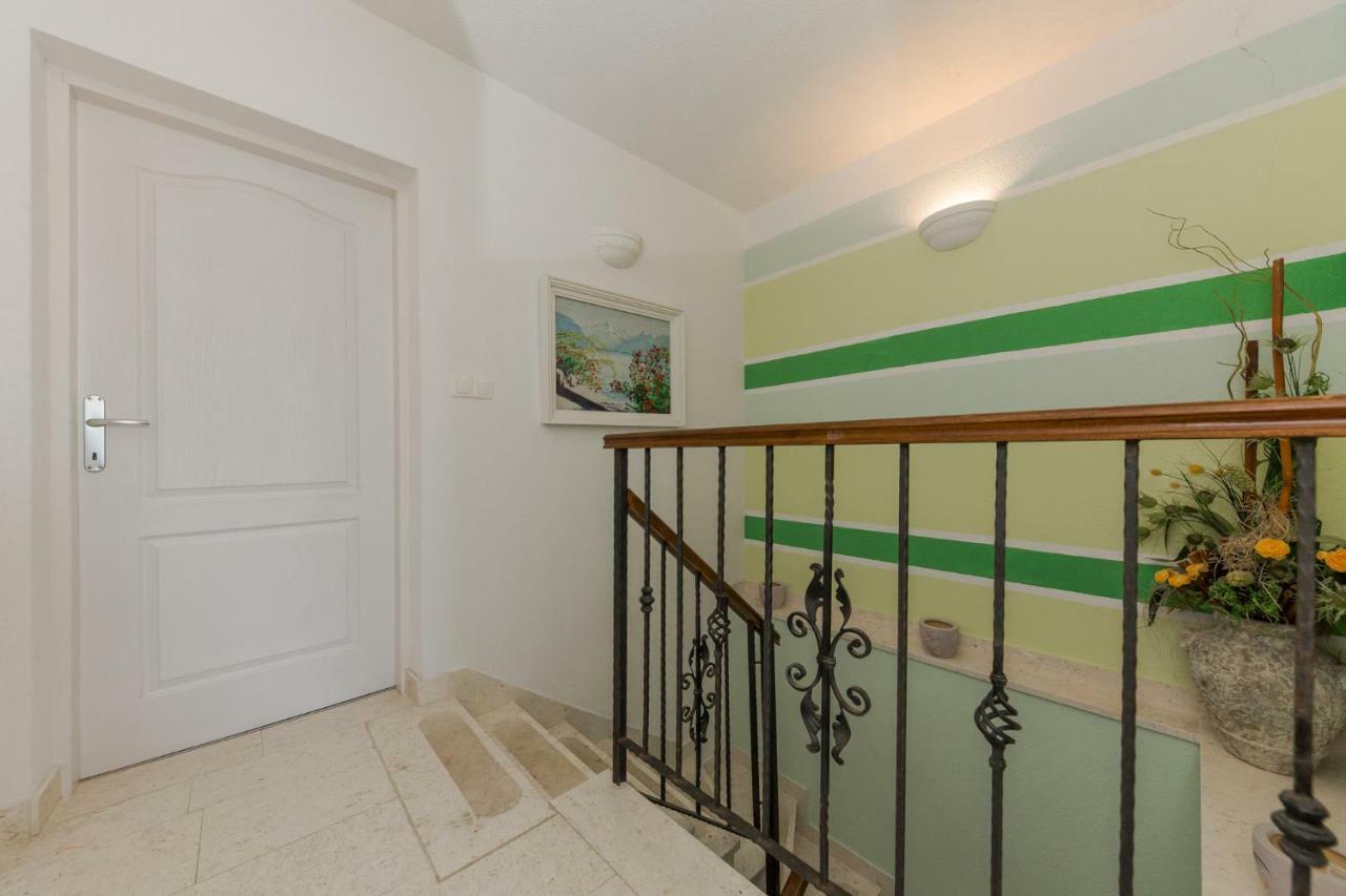 Seaside Villa Mia Trogir Exterior foto